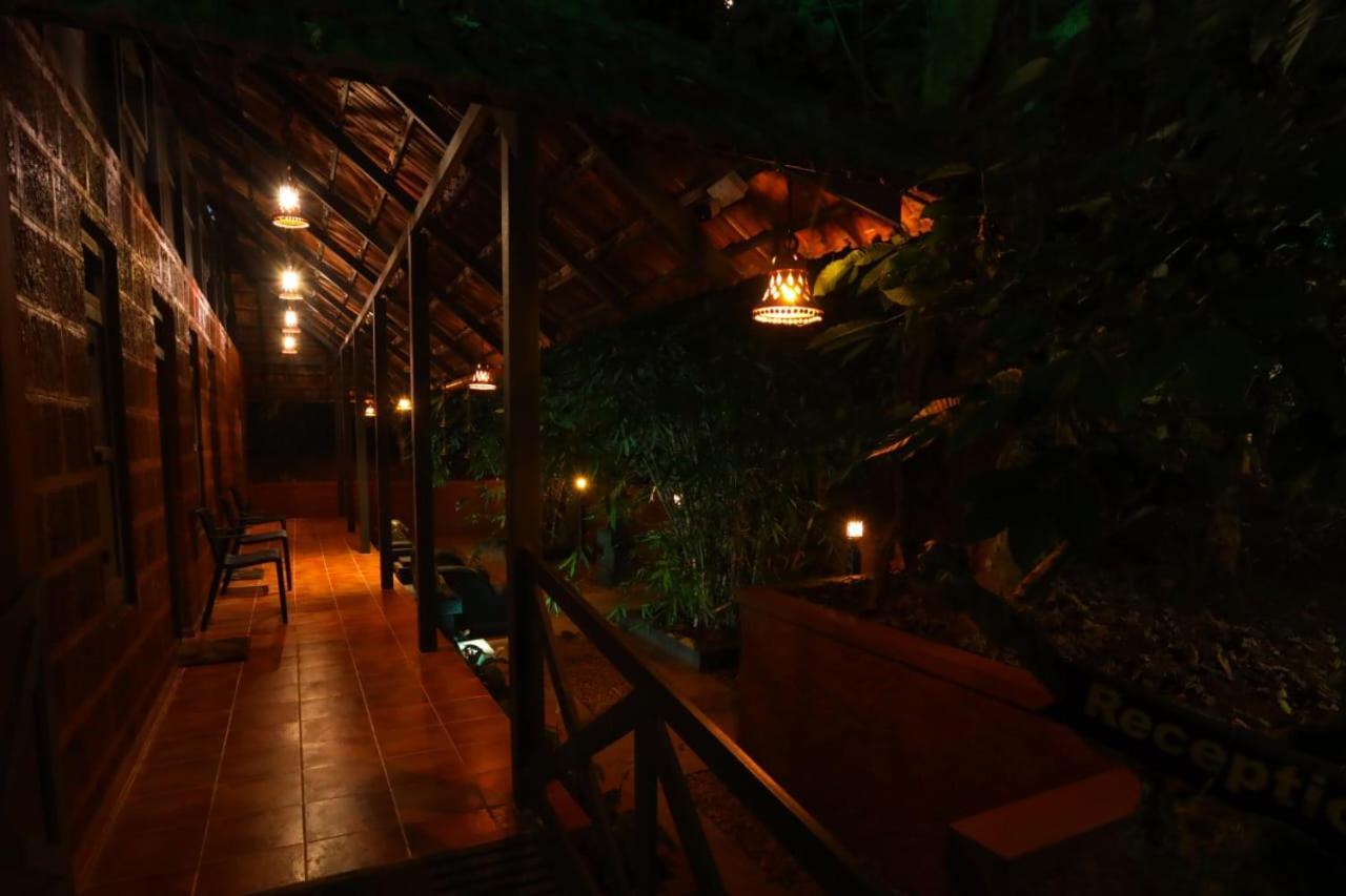 Greens Tree House & Wood House 苏丹巴特利 外观 照片